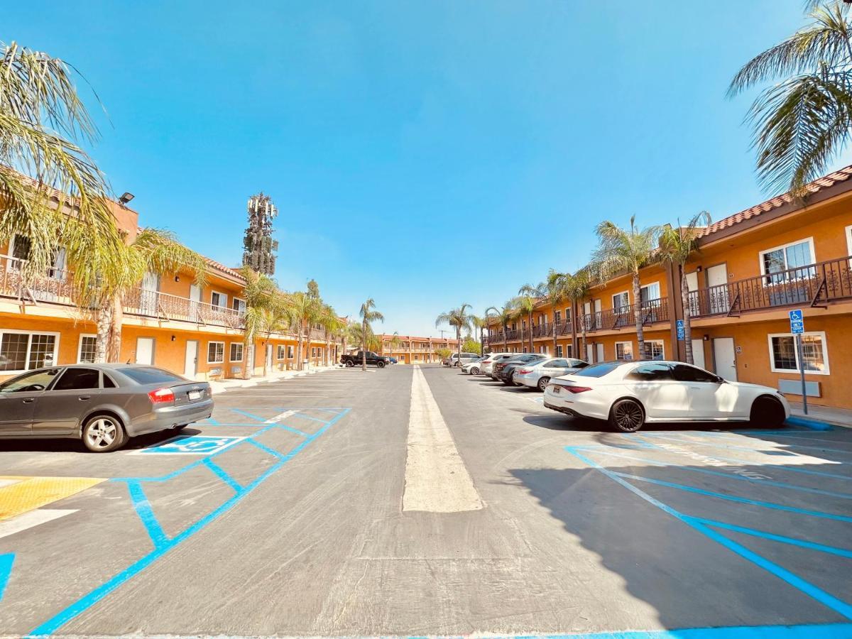 Express Inn & Suites Ontario Airport Екстер'єр фото