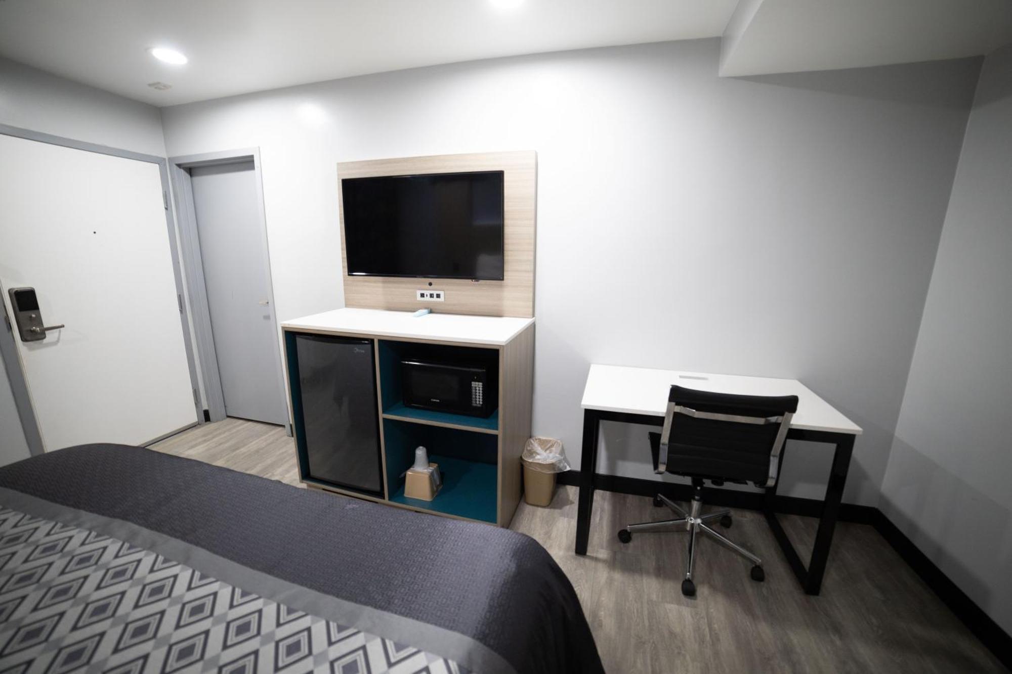 Express Inn & Suites Ontario Airport Екстер'єр фото