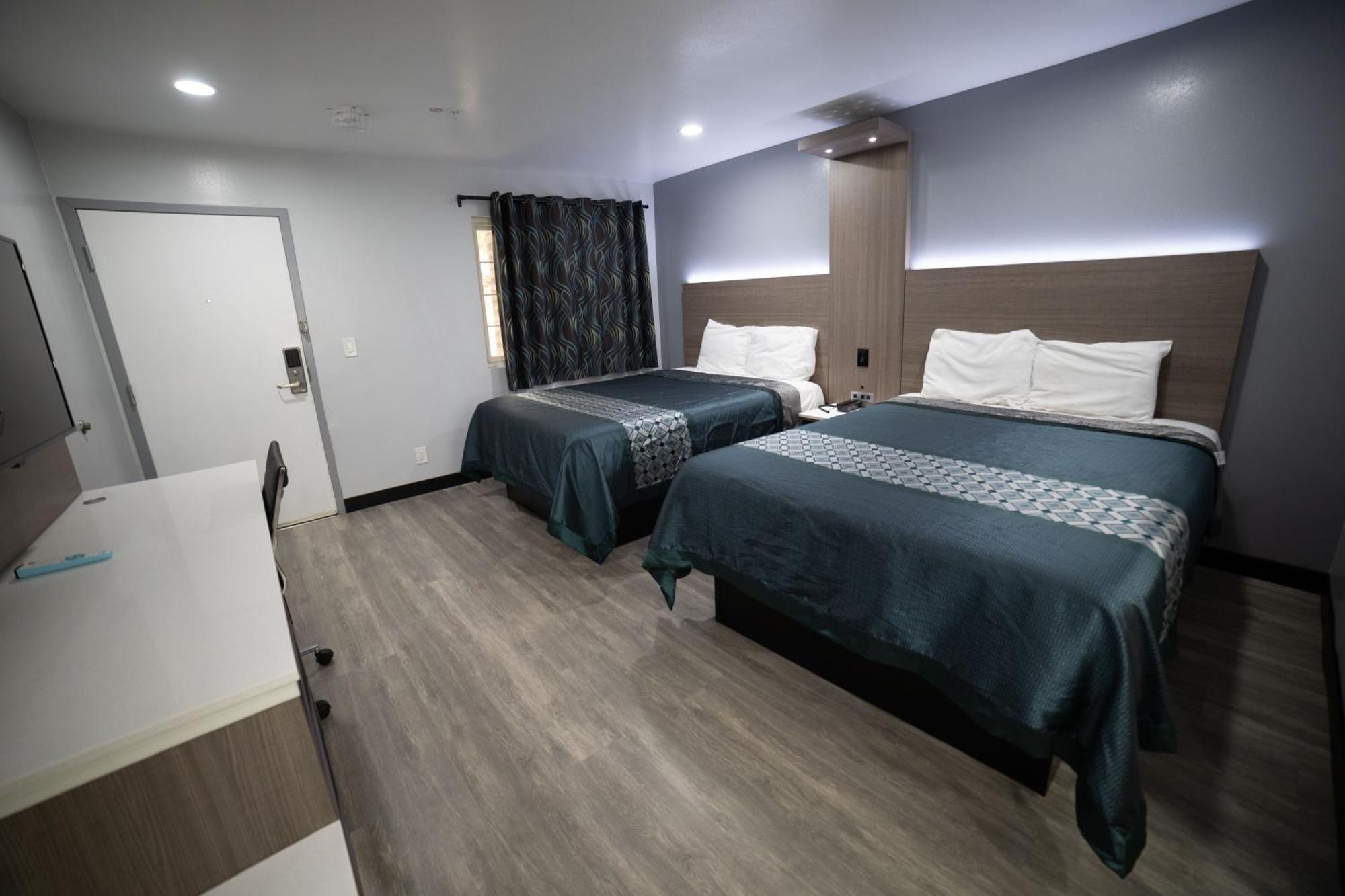 Express Inn & Suites Ontario Airport Екстер'єр фото