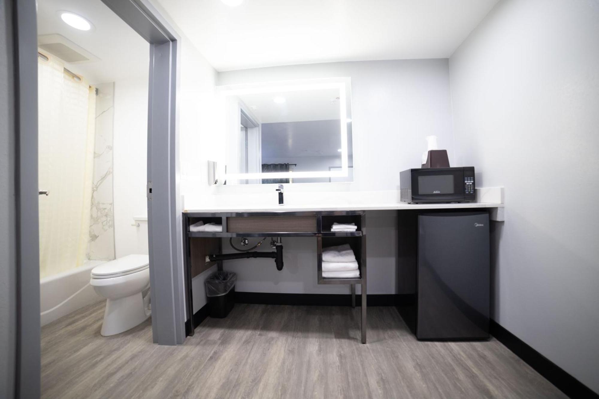 Express Inn & Suites Ontario Airport Екстер'єр фото