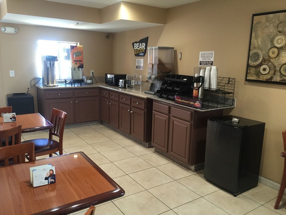 Express Inn & Suites Ontario Airport Екстер'єр фото