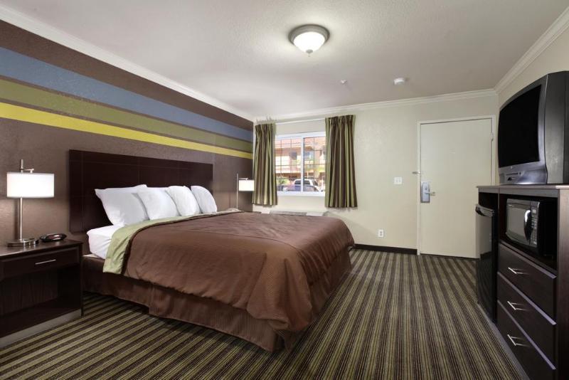 Express Inn & Suites Ontario Airport Екстер'єр фото